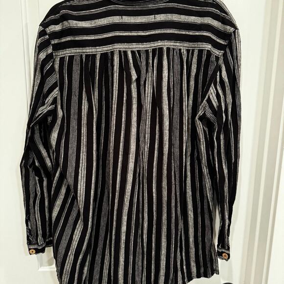 We the Free women’s pull over Top - Size Medium - Picture 2 of 5
